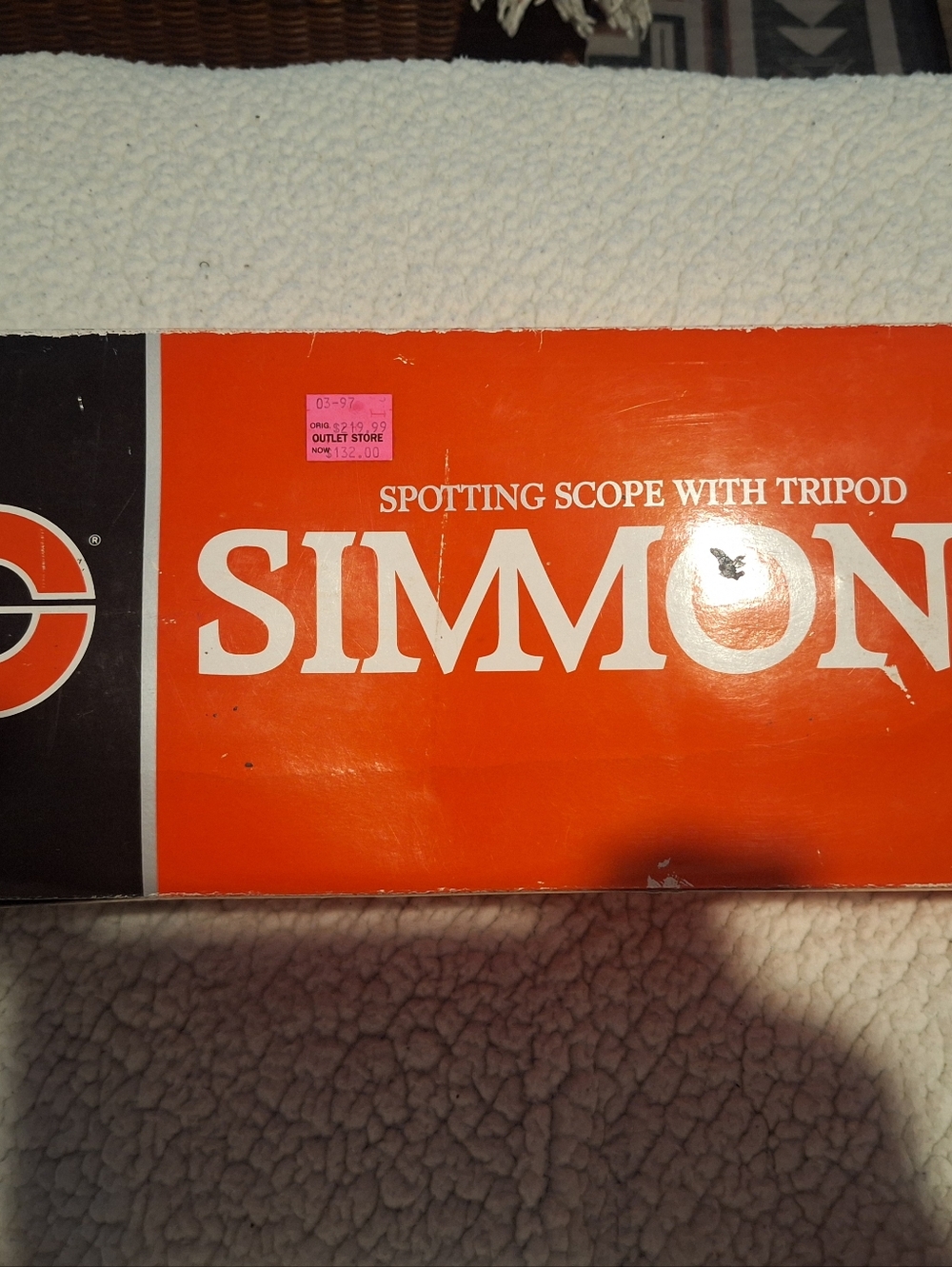 Simmons Spotting Scope Model 1281 with Tripod is a versatile and high-quality